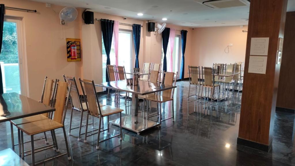 Hotel Madigai Танджавур Екстериор снимка